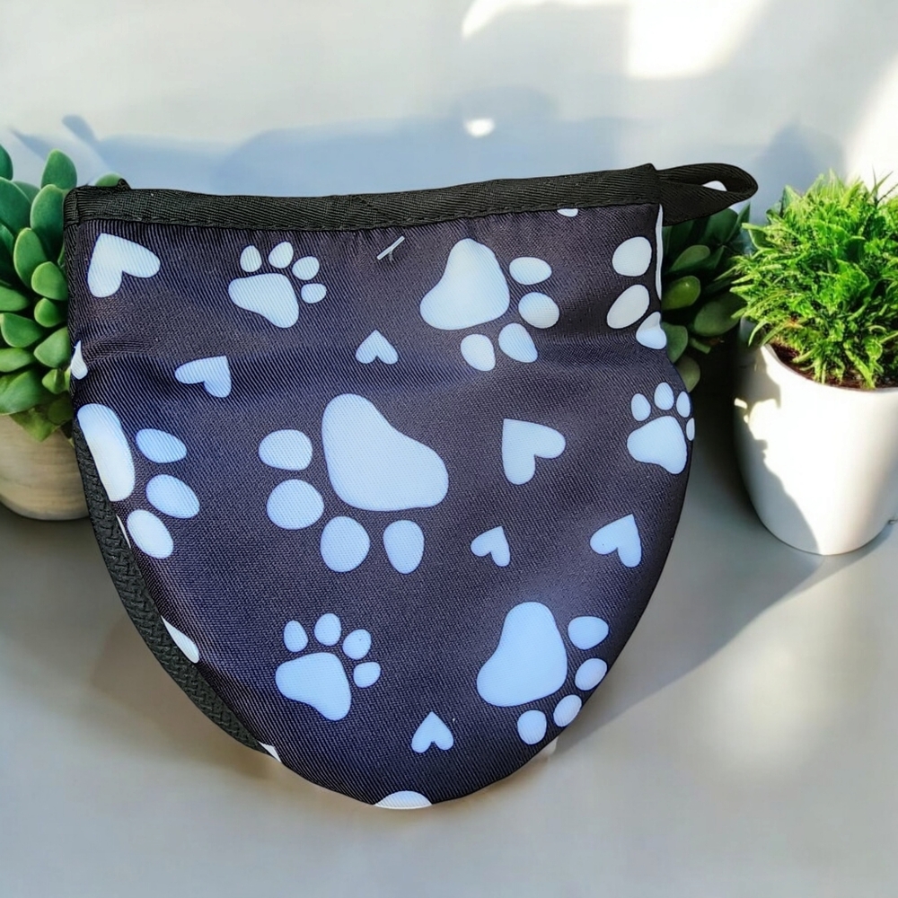 Mini Mitts set of 2 Black  White Paws Print 5.75 x 5.75 New